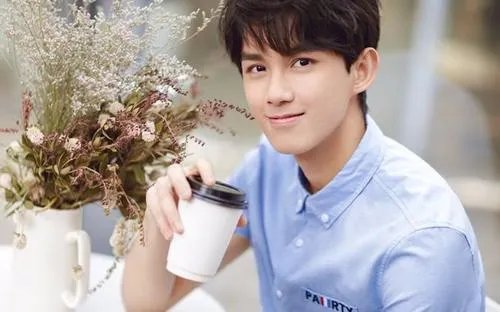 工作人员蹭吴磊的防晒，吴磊的拍摄片场还有哪些搞笑瞬间？