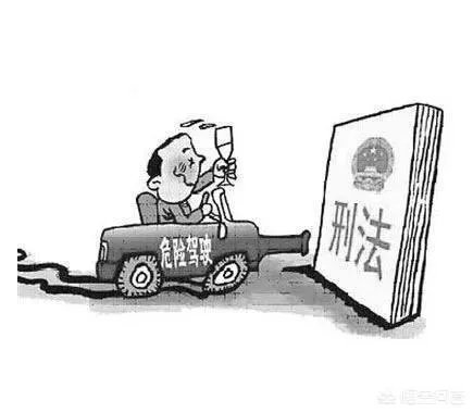 周口宝马大巴斗气互别，双方为了怄气互相别挡，你怎么看？