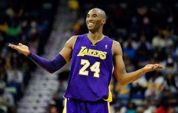 全明星75大巨星典礼照片致敬科比，你对此有何感触？