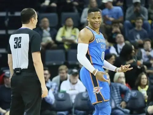 维斯布鲁克受伤，对季后赛会有影响吗？