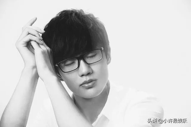 许嵩为什么不签约任何公司？