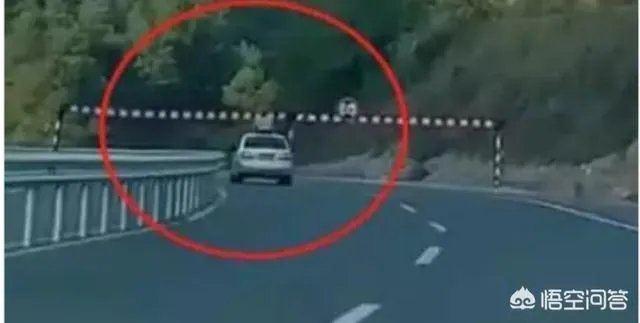 有人说被限高杠撞死的少年怪不得任何人，只能怪自己家长，你怎么看？