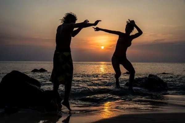 特别有心机手段的小三，怎么破