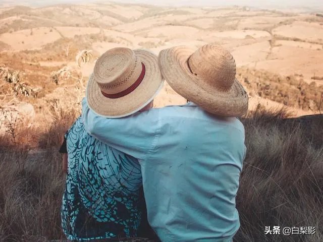 感情是靠感动还是靠吸引