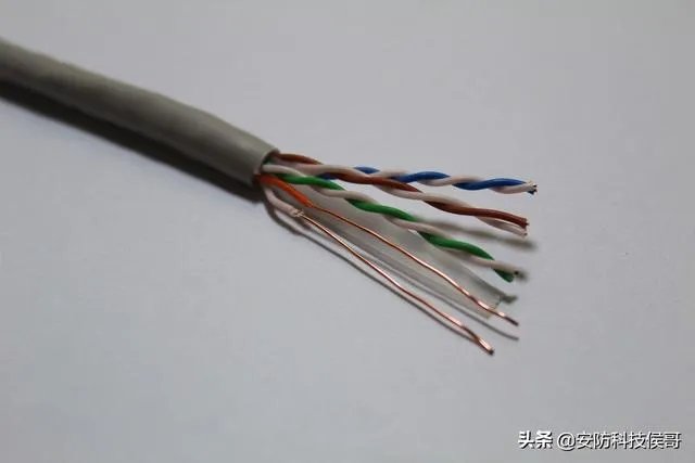 电话线，网桥，双绞线，光纤哪个不属于网络传输介质？