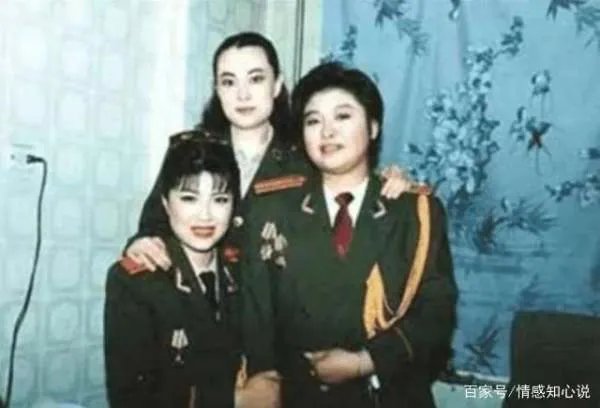 “50岁未婚，败光上亿家产”：韩红的背后，到底有怎样的心酸？