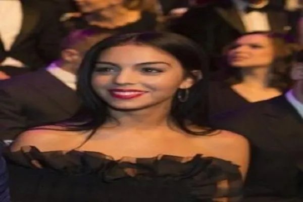 c罗有几个孩子，他的现女友叫什么？