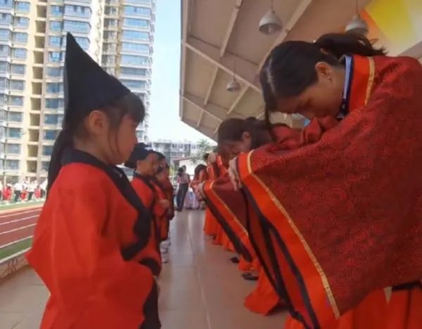 西安一小学重现古代入泮礼，在古代，什么是入泮礼？