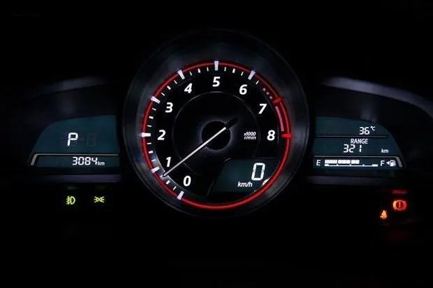 马自达3油耗显示在哪调,马自达3怎么看油耗