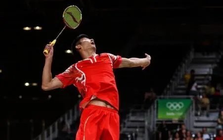 谌龙在技术风格上与林丹，李宗伟等前一辈顶尖选手的区别是什么？