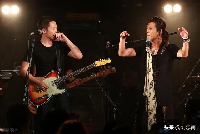 如何评价梁博的唱功和创作？