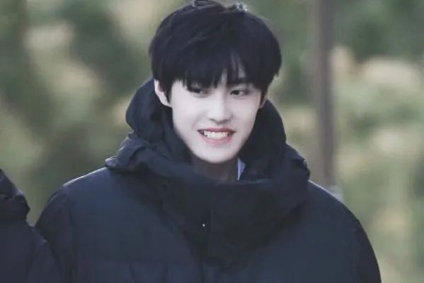 嘉羿要你寡,为何有的粉丝还在表白?