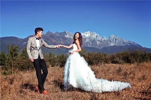 金夫人婚纱摄影公司简介 韩式婚纱摄影实用技巧