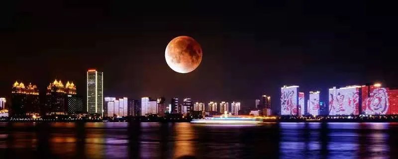 中秋之夜,皓月当空,长期漂泊海外的诗句