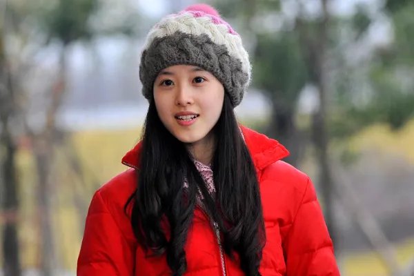 章泽天否认学习成绩差，为什么大家这么关注她的成绩呢？