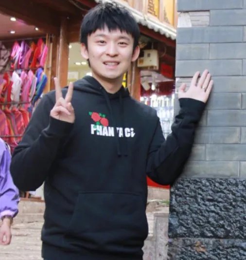 为什么说董子健是假笑男孩?