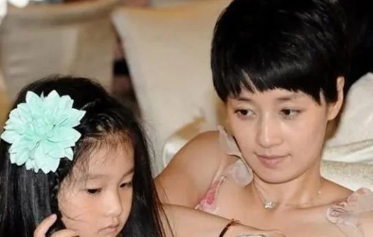 马伊琍卖力宣传，力捧小18岁的绯闻男友，难道她又要重蹈覆辙吗？