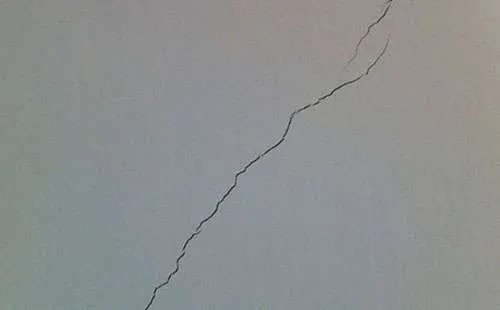 墙开裂如何修补 墙面开裂是如何引起的