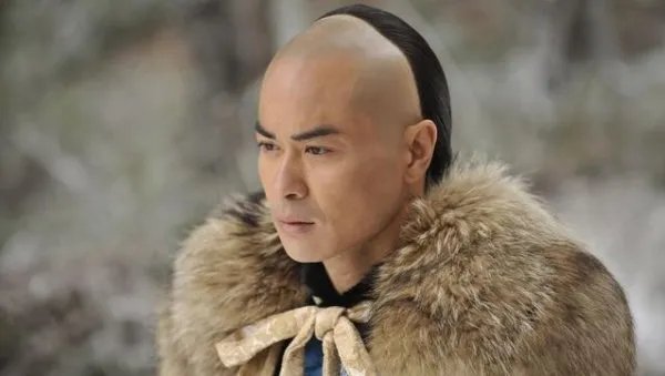 郑嘉颖在《步步惊心》中扮演的是谁？