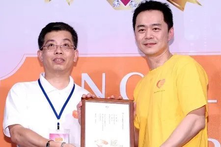 张承中尹馨分手，二人分手的原因是什么？