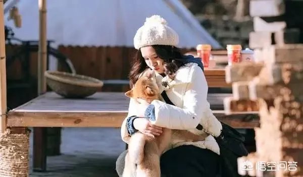 你怎样看待hold住姐直接公布结婚这件事?