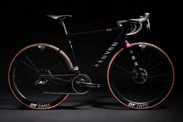 Rapha x Canyon 打造“单车界超级跑车” Ultimate CF SL 8 Disc RCC