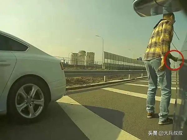 为什么碰瓷的人不敢去碰豪车？