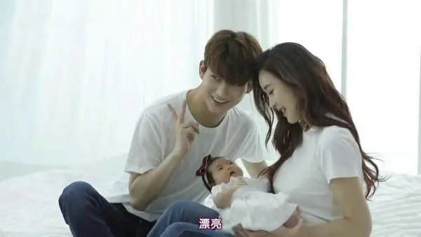 结束离婚风波后，咸素媛疯狂晒老公秀恩爱，陈华爱不爱她呢？