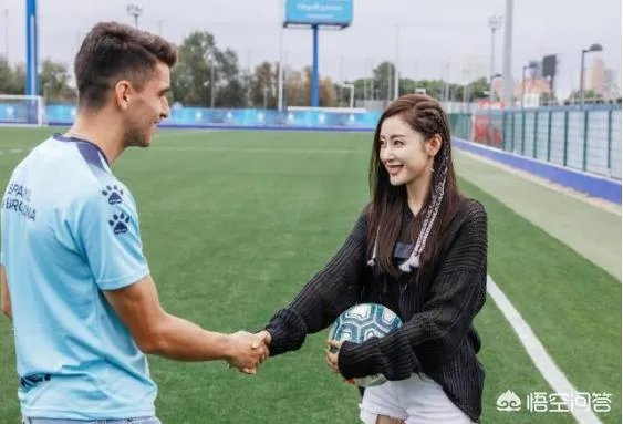 张天爱造访西班牙人俱乐部，为什么没有和武磊互动？