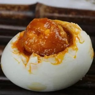 张家港一加工场疑用工业盐腌制咸鸭蛋，人吃了有何危害？