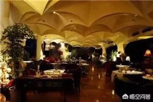 一顿晚餐花40万，一人一顿吃掉5万元，上海近日现天价菜单，对此你怎么看？