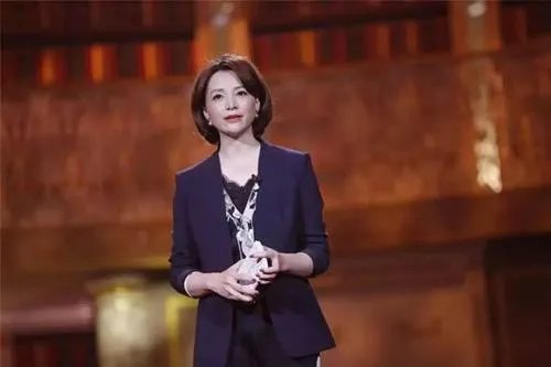 央视著名女主持人董卿未来会不会去美国生活？