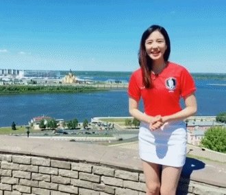 韩国女神主播张艺媛再次报道世界杯，中国球迷说不如刘语熙，你怎么看？