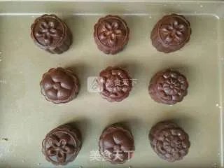 浓情蜜意的巧克力椰蓉蔓越莓月饼