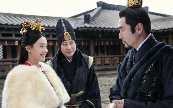 在娱乐圈中，有钱却依然节俭低调的明星都有哪些？