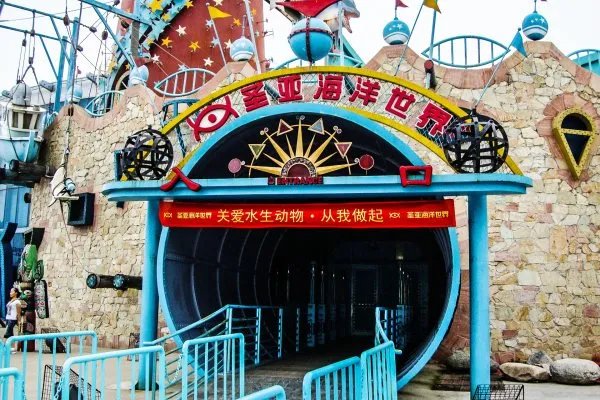 大连此次疫情除了暂停结婚颁证服务，还停了哪些活动？