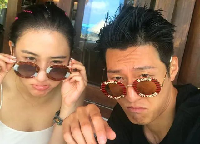 何超莲晒窦骁健身照，他们两个是否已经同居？