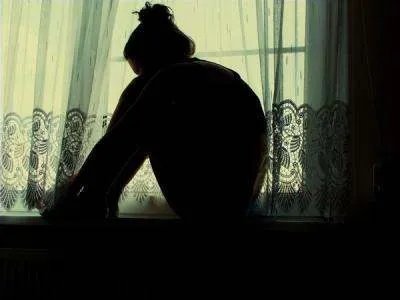 狗绳绊倒老人已出殡,顺德牵狗女孩称不在乎别人评价,是否让人感觉愤怒?