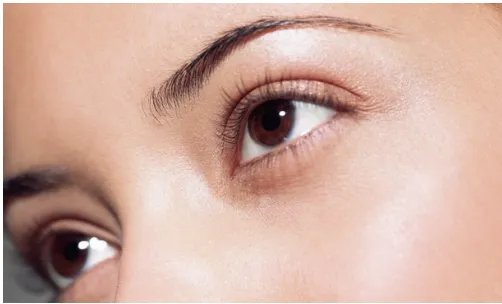 埋眼线是怎么做的