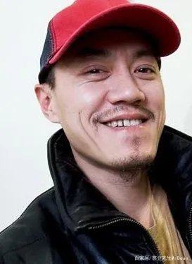 对黄渤有知遇之恩，妻子靠“裸”出位的雪村，如今怎样？