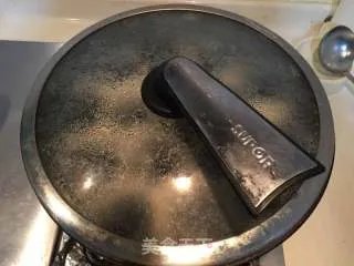 羊肉冰花水煎包