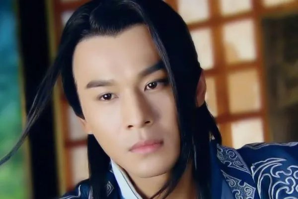 乔振宇是公认美男子，儿女双全，但是为什么却迟迟没有办婚礼？