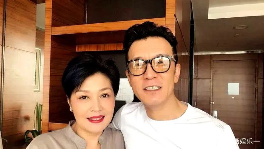 继李咏因病离世后，又一位主持人因病“消失”于荧幕。他是谁？