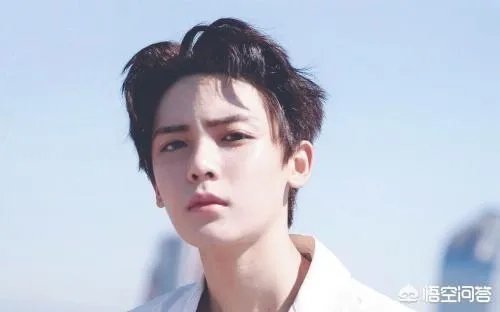 《人不彪悍枉少年》花彪的扮演者是谁？你如何看待这部剧？