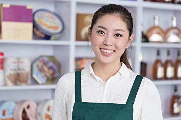 高速收费员职业”假笑“成网红，假笑的人是不是内心更压抑？