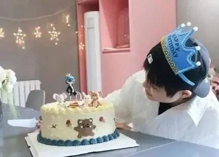 李宇春过生日喝醪糟,为何工作人员给她准备这个?