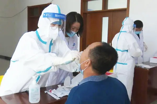 扬州老人向检测点志愿者吐痰 核酸检测前注意事项