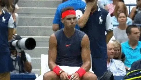 纳达尔2018年美网伤退，他为什么要用水瓶狠砸自己受伤的右膝盖？