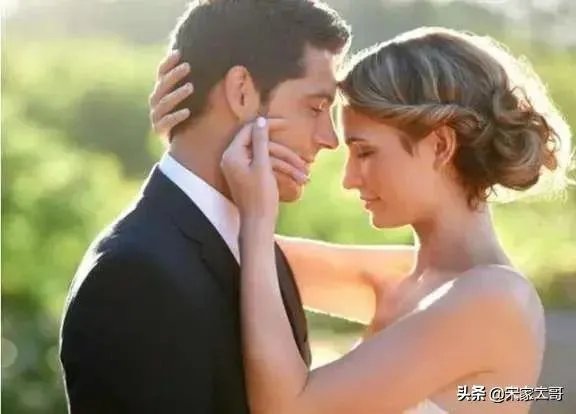 感情是靠感动还是靠吸引