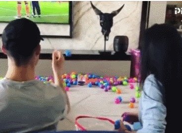 C罗未婚妻乔治娜在认识C罗前当过保姆干过导购，这是怎么回事？